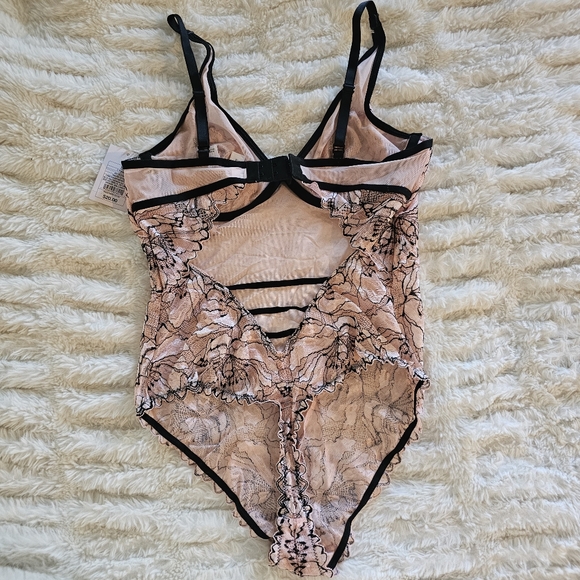 Auden Pink and Black Lace Chemise - Picture 8 of 8